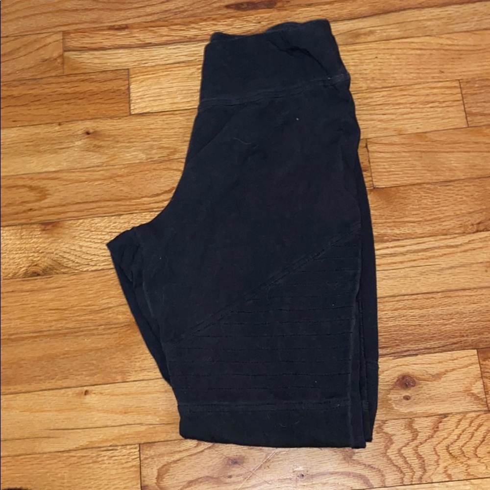 Very stretchy and comfortable leggings